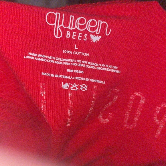 Red screen print t shirt - Picture 4 of 4